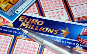 Vụ trúng xổ số kỳ lạ nhất lịch sử: Ngôi làng có 165 người cùng trúng giải độc đắc hơn 3.000 tỷ đồng