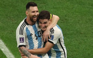 Argentina: Có Alvarez, Messi chạm một tay vào cúp vàng 