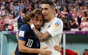 Di Maria ôm hôn an ủi Modric sau thất bại của Croatia trước Argentina