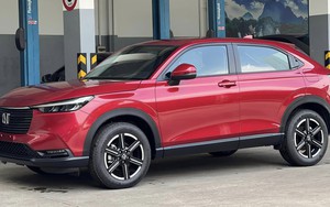 Ảnh thực tế Honda HR-V bản 'giá rẻ' tại đại lý: Bom tấn mùa mua sắm cuối năm