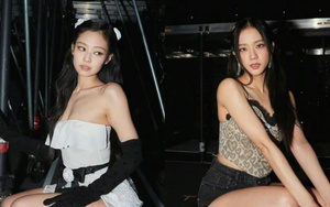 BLINK Trung Quốc 'phát sốt' với loạt ảnh hậu trường của 2 nữ thần Blackpink