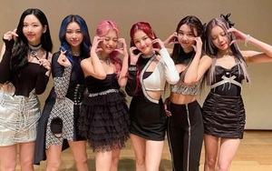 Momoland tham dự Lễ hội Văn hóa & Du lịch Hàn Quốc - Việt Nam 2022
