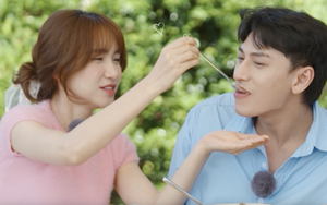 Hòa Minzy 'nũng nịu' khi được Isaac đút ăn, nhưng biểu cảm của Tiên Cookie mới đáng chú ý!