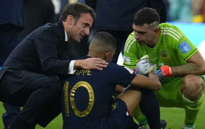 Hai hành động phản cảm của người hùng Argentina sau chức vô địch