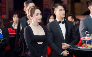 Quỳnh Nga diện đồ sexy, thân mật cạnh 'người yêu tin đồn' Việt Anh 