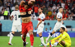 Cầu thủ Hàn Quốc khóc nức nở khi đánh bại Bồ Đào Nha