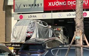 Bắt gặp xe lạ vào xưởng dịch vụ VinFast: Nguỵ trang kín mít, khả năng cao là VF 5