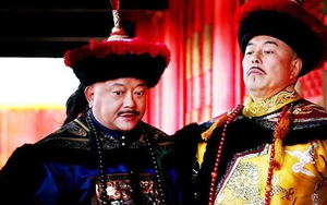 Vì sao cho cát vào cháo khi cứu nạn, Hòa Thân không bị chém đầu mà còn được Càn Long trọng thưởng, trăm năm sau người đời ngợi ca?