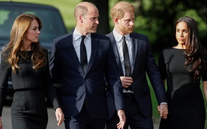 Bom tấn kể xấu cả vương thất Anh của Harry và Meghan có gì mà hot đến vậy?