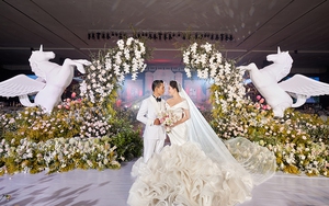 Đám cưới Khánh Thi - Phan Hiển: Cô dâu diện 3 váy cưới 'độc', không gian cổ tích gây choáng ngợp