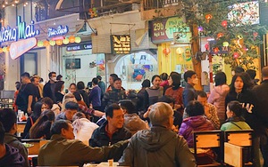 Khai trương phố ẩm thực đêm kết hợp đi bộ mới toanh ở Hà Nội: Có gì đặc sắc cho giới trẻ khám phá?