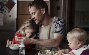 Nghiên cứu của ĐH Harvard: Không phải mẹ hay bà, bố mới là người nuôi con thông minh nhất