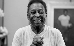 Người thân có mặt đông đủ tại bệnh viện, đồng hành cùng Vua bóng đá Pele trong cuộc chiến 'sinh tử'