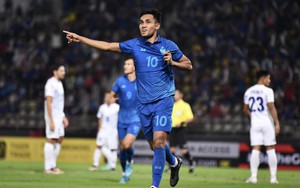 Tiền đạo Thái Lan lập kỷ lục khó tin khi chọc thủng lưới cha con nhà Schwarzer