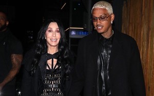 'Biểu tượng âm nhạc' Cher sẽ cưới bạn trai kém 40 tuổi?