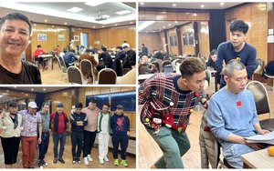 Táo quân 2023: NSND Công Lý chăm chú đọc kịch bản, NSƯT Chí Trung hé lộ dàn cast