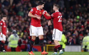 Shaw đá trung vệ là dấu chấm hết cho Maguire?