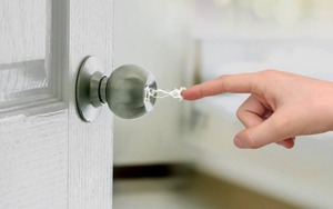 6 mẹo tránh bị giật do tĩnh điện mùa đông: Xóa tan cảm giác thót tim vì tiếng tanh tách của dòng chảy năng lượng dư thừa 