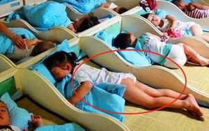 Cô giáo gửi ảnh học sinh vào nhóm chung, người mẹ zoom kỹ liền tức tốc báo hiệu trưởng: Bài học về giáo dục giới tính quan trọng cỡ nào? 