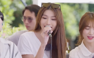 Á hậu Chế Nguyễn Quỳnh Châu hát thế nào mà tự tin 'đường ca sĩ của em rộng mở'?