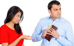 Nhà tuyển dụng: 'Tiền lương hàng tháng anh có đưa cho vợ không?', nam ứng viên trả lời khôn khéo được nhận vào làm ngay lập tức