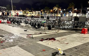 Sập sân khấu chương trình nhạc nước ở Bình Dương, 6 người bị thương