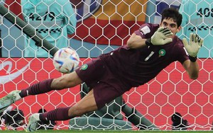 Thủ môn của Ma rốc cản 3 quả 11m của Tây Ban Nha là ai?