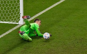 "Nhật ký World Cup bằng thơ": Ba quả sút luân lưu hiền ngoan khó tả