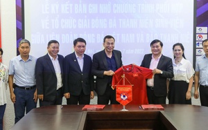 "Săn" tài năng bóng đá Việt Nam từ sân chơi học đường