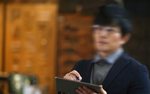 'Người tình' của Yoona bị tố lạm dụng quyền lực và phân biệt đối xử