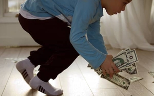 4 sai lầm tài chính khiến bạn 'nghèo vẫn hoàn nghèo', năm mới cần học cách bỏ sớm để nửa đời sau càng khấm khá hơn