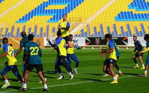 Đồng đội Al-Nassr há hốc mồm khi thấy Ronaldo bật nhảy siêu cao