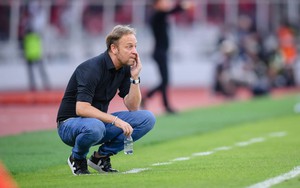 HLV Polking chê sân Mỹ Đình không bằng sân của Thái Lan