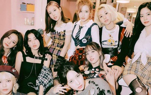 Ngây ngất với teaser cá nhân của Twice cho ‘Moonlight Sunrise’