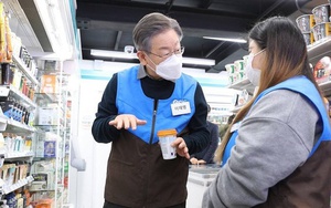 Hàn Quốc: Người trẻ muốn nghỉ hưu sớm, người già chật vật đi làm bồi bàn, bán hàng thuê để kiếm thêm thu nhập