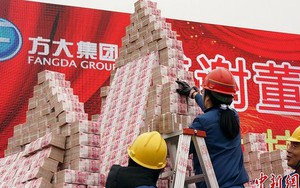 Muôn kiểu thưởng Tết 'độc lạ Trung Quốc'