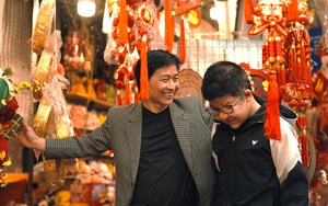 Nghệ sĩ Quốc Tuấn bật khóc vì món quà bất ngờ từ bé Bôm