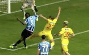Balotelli được đề cử giải Puskas nhờ siêu phẩm đảo chân 7 lần rồi rabona