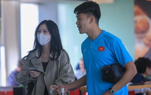 Hai nàng WAGs Hải My, Tố Uyên sang Thái Lan cổ vũ ĐT Việt Nam