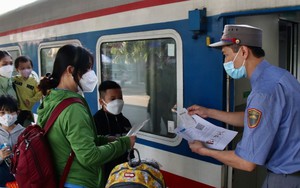 Những lưu ý với khách đi tàu Tết tránh nhầm tàu, lỡ chuyến