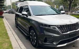 Kia Carnival 'Hoàng gia' 2023 giá 2,679 tỷ về đại lý: Đắt hơn Mercedes GLC 300, diện mạo mới kiểu Maybach