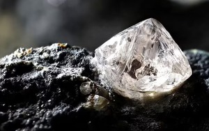 'Nhà máy kim cương' được phát hiện ở ranh giới của lõi Trái đất