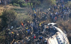 Những khoảnh khắc cuối ám ảnh của nạn nhân trong vụ máy bay rơi khiến 72 người thiệt mạng tại Nepal
