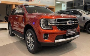 'Chạy số' giáp Tết, Ford Everest hết 'bia kèm lạc' còn được tặng thêm phụ kiện tại đại lý