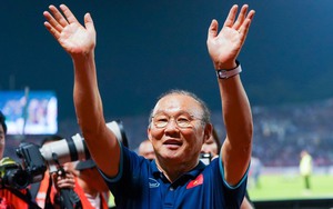 HLV Park Hang-seo kiếm tiền 'khủng' cỡ nào: Mức lương kỷ lục 14 tỷ/năm chỉ là một phần, 2 nguồn thu khác cũng gây choáng không kém
