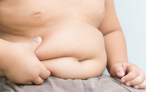 Tết nào cũng tiếp nhận hàng loạt trẻ béo phì, Viện Dinh dưỡng Quốc gia mách cha mẹ nên chuẩn bị 7 loại thức ăn để con không thừa chất