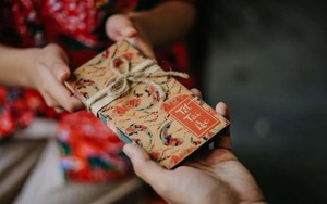 Con thắng kiện bố, giành quyền sở hữu tiền mừng tuổi