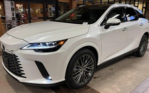 Đại lý hé lộ kế hoạch Lexus RX 2023 về Việt Nam: Ra mắt tháng 1 nhưng bàn giao sau, giá dự kiến từ 3,43 tỷ đồng