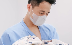 Đình Trọng lên chức bố