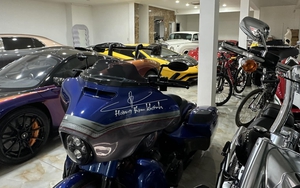 Đại gia Hoàng Kim Khánh úp mở Bentley hàng hiếm trong garage trước Tết, than phiền không có chỗ để xe